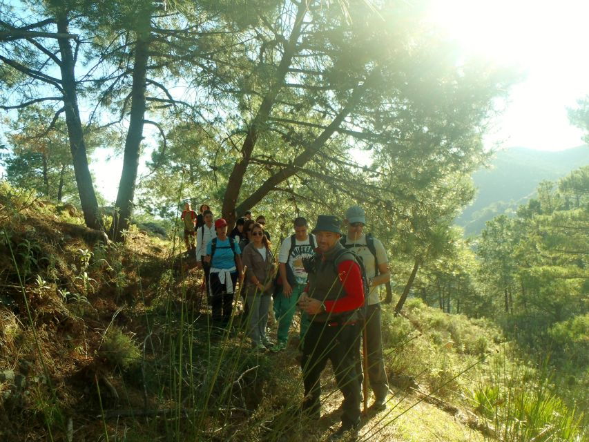 hiking-and-bathing-in-natural-pools-in-the-national-park