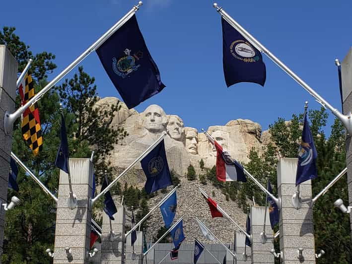 hill-city-private-mount-rushmore-crazy-horse-more-tour