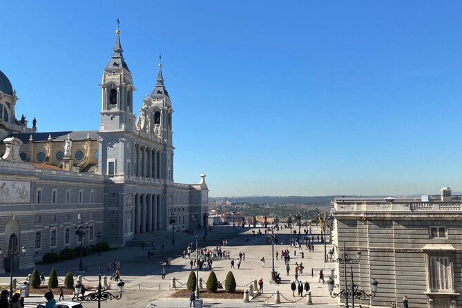 historic-madrid-a-walk-through-the-austrias-neighborhood