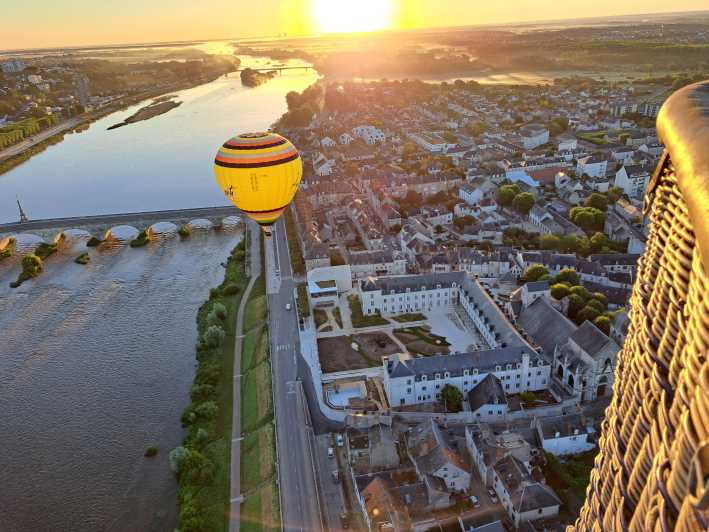hot-air-balloon-flight-chambord-chenonceau-cheverny-blois