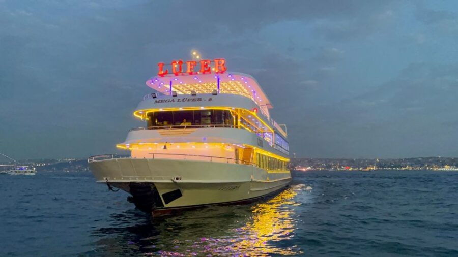 istanbul-bosphorus-dinner-cruise-show-with-private-table