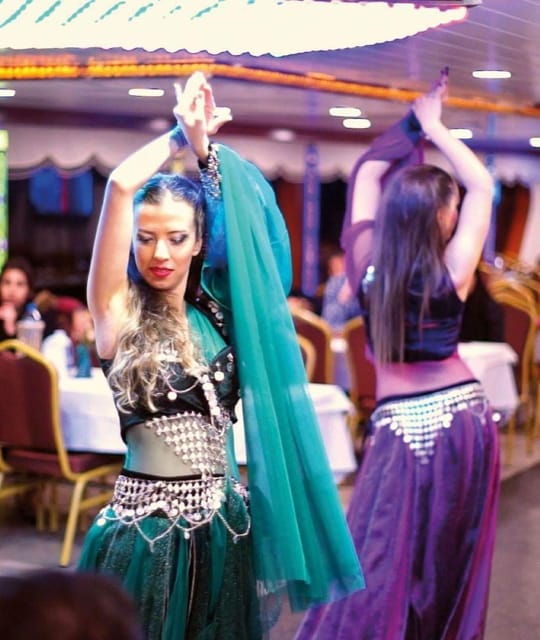 istanbul-bosphorus-dinner-cruise-with-entertainment