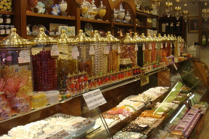 istanbul-food-walking-tour-of-beyoglu-by-night