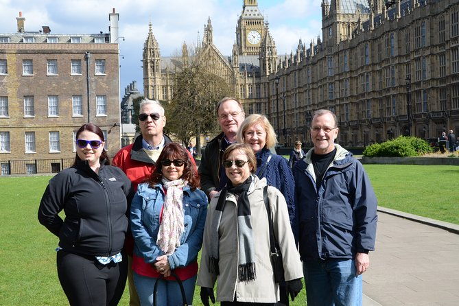 james-bond-ultimate-spy-taxi-tour