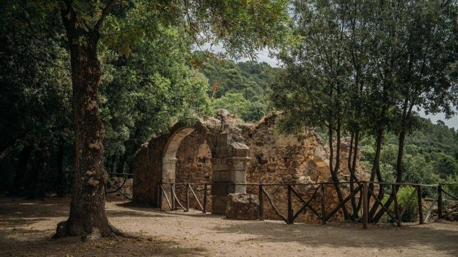 laconi-guided-tour-discovering-the-village