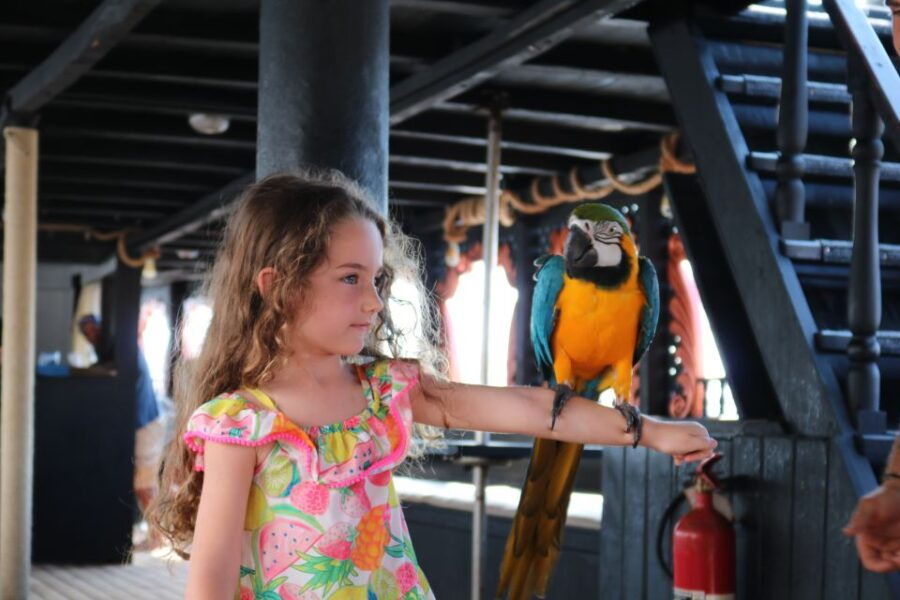 lampedusa-pirate-ship-boat-tour-with-lunch-and-music