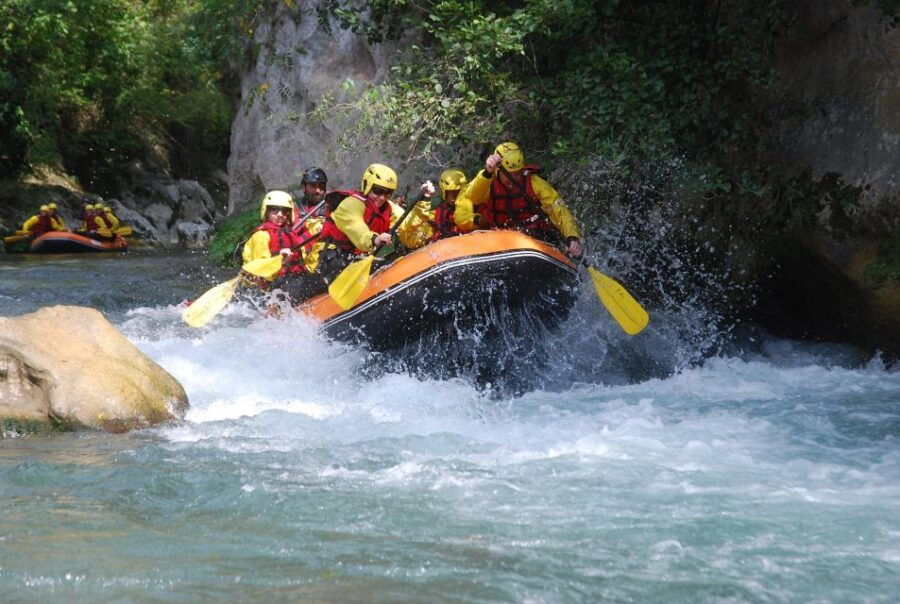 lao-river-11-km-classic-rafting-medium-descent