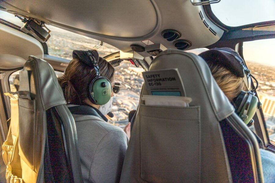 las-vegas-helicopter-night-flight-over-the-strip