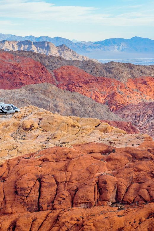 las-vegas-red-rock-canyon-and-vegas-strip-helicopter-tour