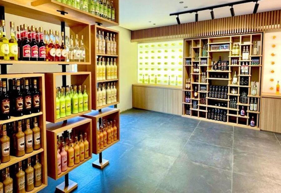 liquor-tasting-on-etna