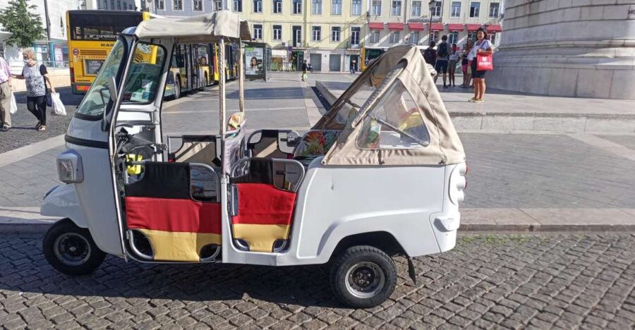 lisbon-15-hours-historical-tuk-tour-for-two-persons