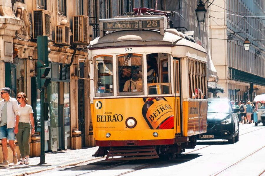 lisbon-2-day-magical-mystery-walkingtour-for-photographer