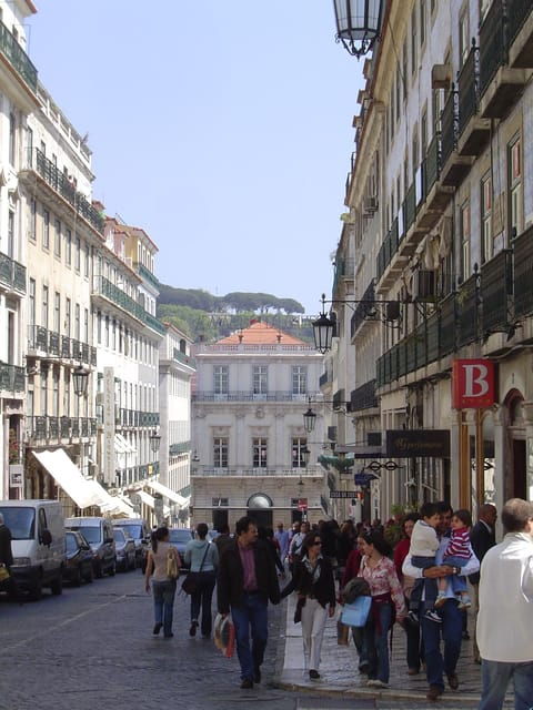 lisbon-7-hills-tuk-tuk-pivate-tour-with-local-guide