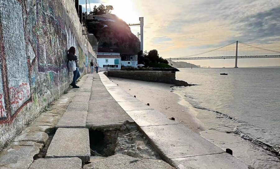 lisbon-private-cristo-rei-tuk-tuk-tour