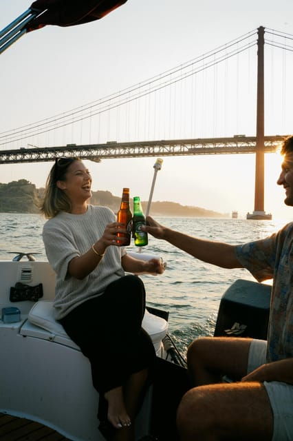 lisbon-private-cruise-fun-friends-and-unique-moments