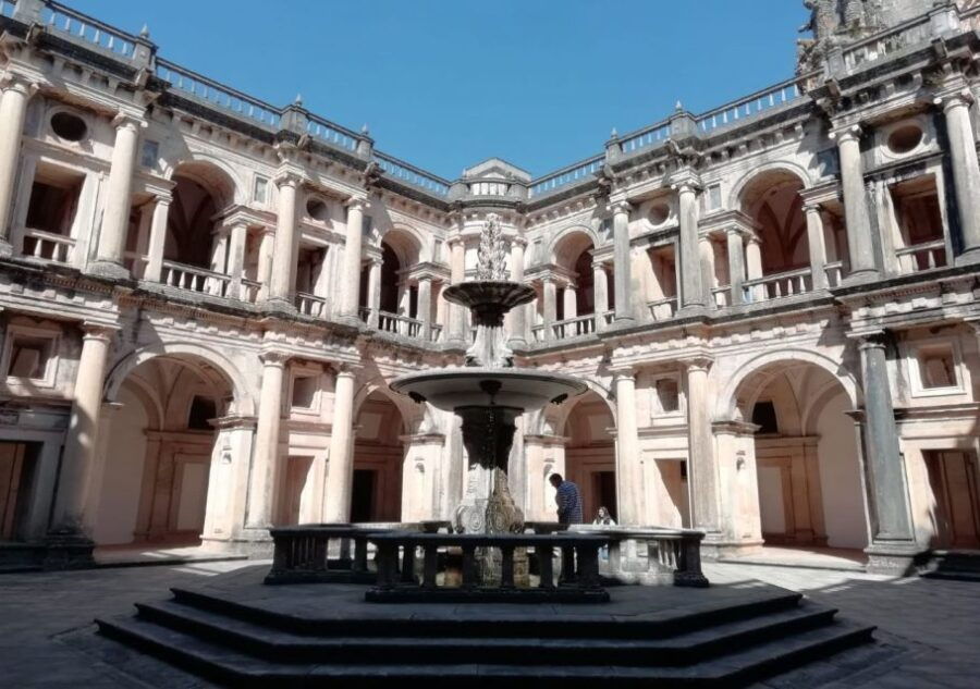 lisbon-private-guided-tour-of-tomar-batalha-and-alcobaca