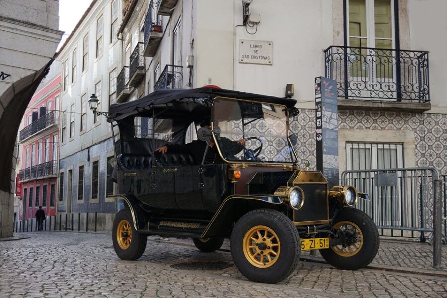 lisbon-private-guided-tuk-tuk-tour-with-hotel-pickup