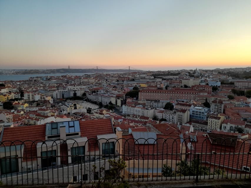 lisbon-private-highlights-tuk-tuk-tour-with-tapas-and-wine