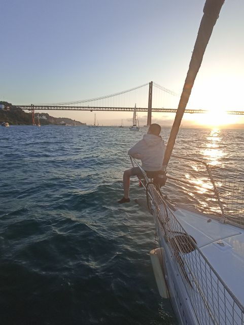 lisbon-private-sailboat-tour-on-tagus-river