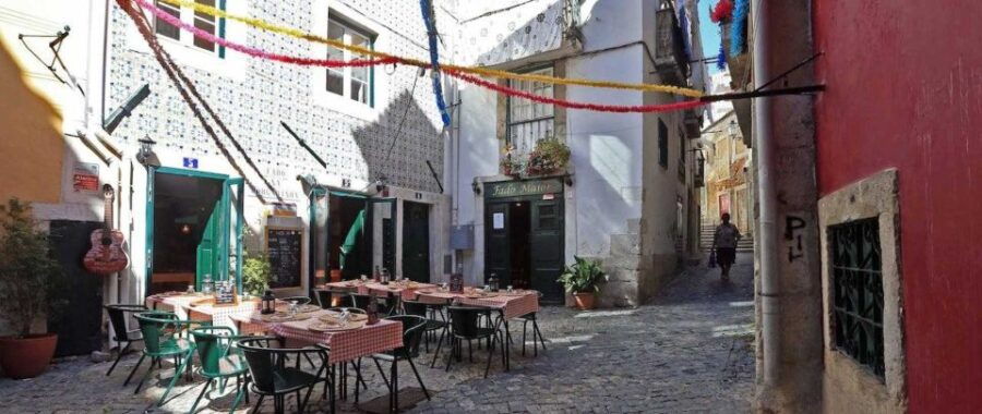 lisbon-vintage-vehicle-replica-private-tour