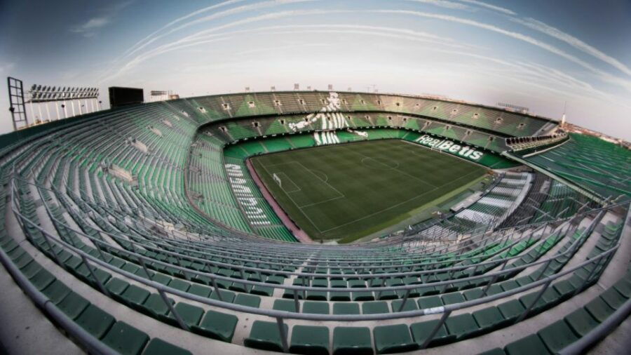 live-real-betis-football-matches-atmosphere-with-local-fan