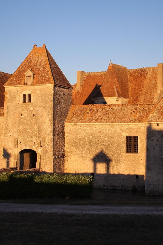 loire-valley-gastronomic-tour-medieval-castle