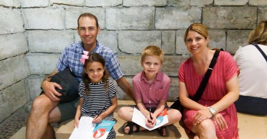 louvre-guided-treasure-hunt-for-families-and-kids