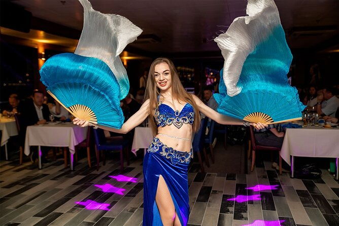 luxury-bosphorus-cruise-dinner-in-istanbul-turkis-night-show