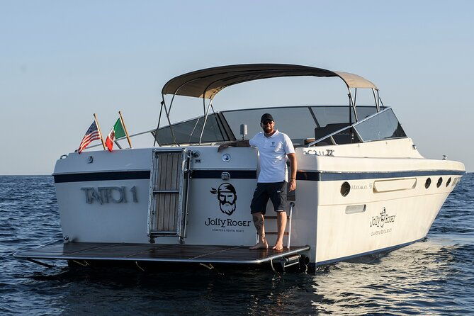 luxury-private-tour-to-capri-faraglioni-on-yacht-itama-45