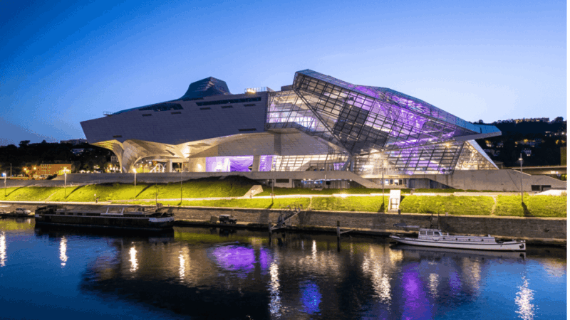 lyon-private-transfer-and-sightseeing-tour