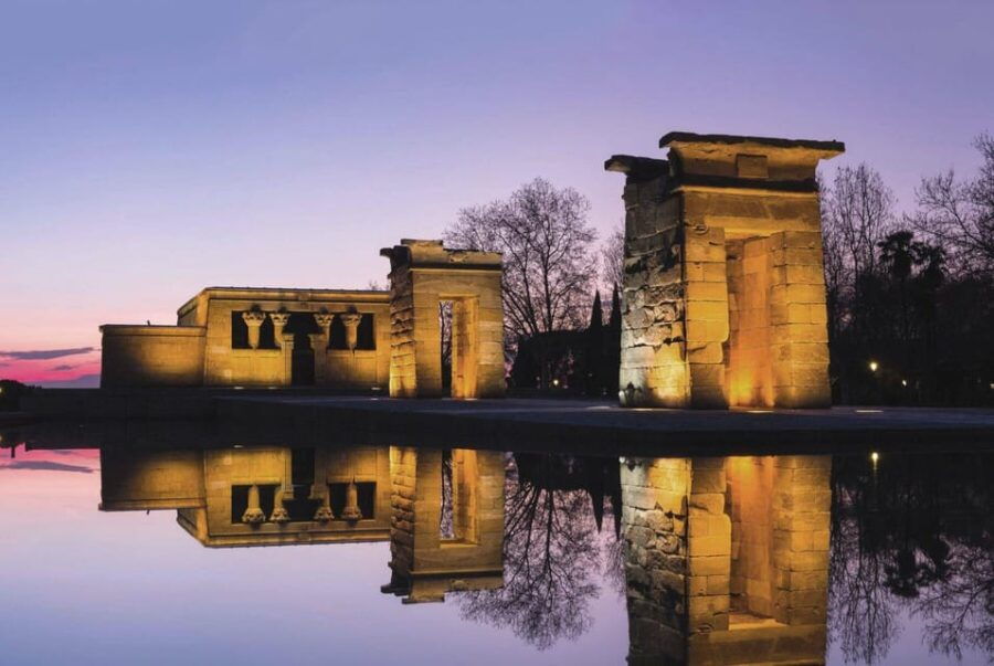 madrid-must-see-with-sunset-at-the-debod-temple