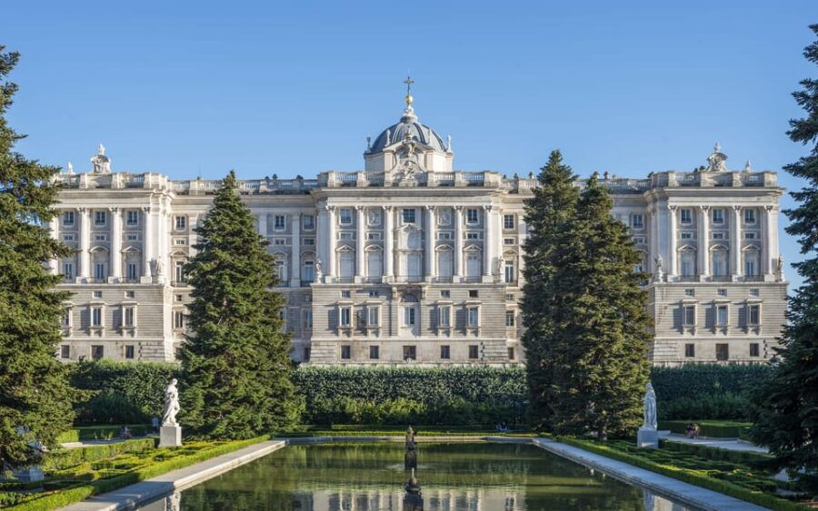 madrid-royal-palace-and-royal-gardens-guided-visit-and-priority-access