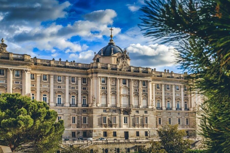 madrid-royal-palace-skip-the-line-guided-tour