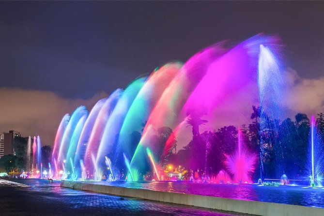 magic-fountains-park-barranco-tour-by-night-small-group