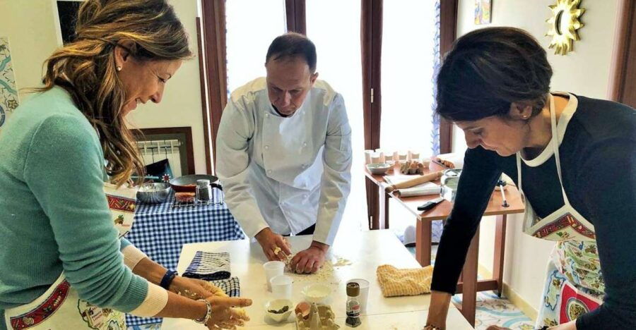 make-neapolitan-pizza-with-a-view-of-naples-like-no-other