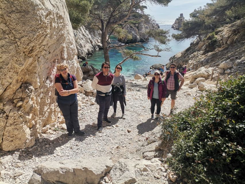 marseille-calanques-national-park-guided-hike-with-picnic