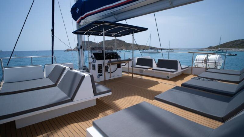 marseille-catamaran-day-trip-with-meals-in-the-calanques