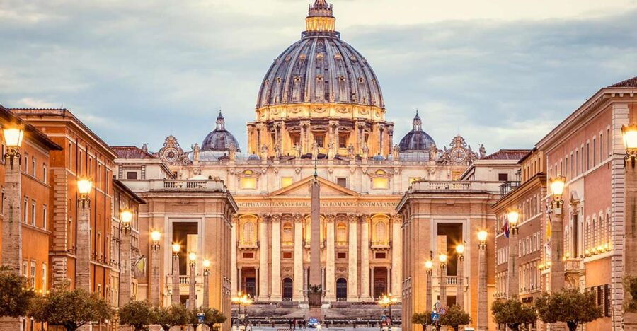 marvel-at-st-peters-pieta-dome-popes-crypt-insights