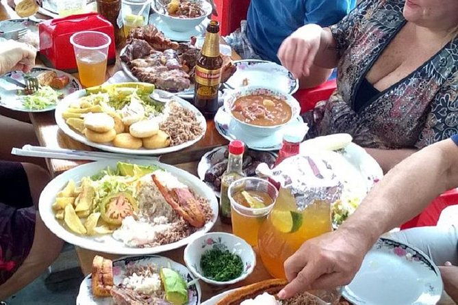 medellin-pub-crawl-including-food-and-city-tour