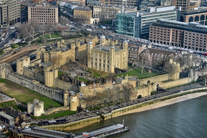 medieval-london-a-self-guided-audio-tour-from-monument-to-the-tower-of-london