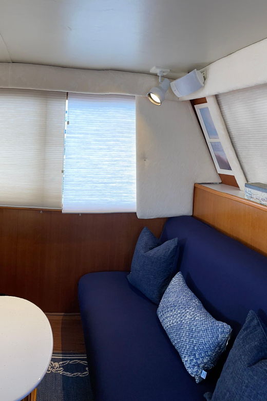 Miami: Private Dinner Cruise for 2 on a Yacht.