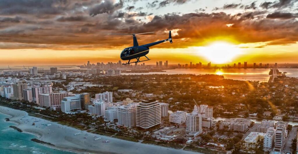 Miami: Private Sunset Helicopter Tour
