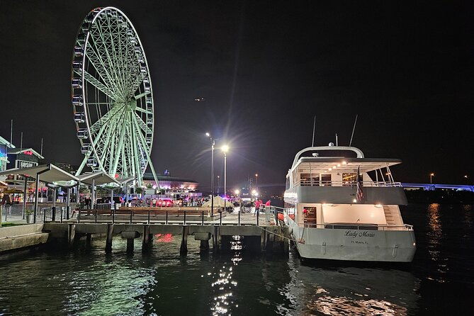 miami-skyline-evening-cruise-of-biscayne-bay-on-luxury-yacht