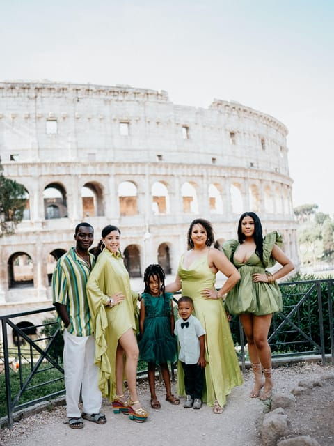 mini-photo-session-at-colosseum-with-photographer