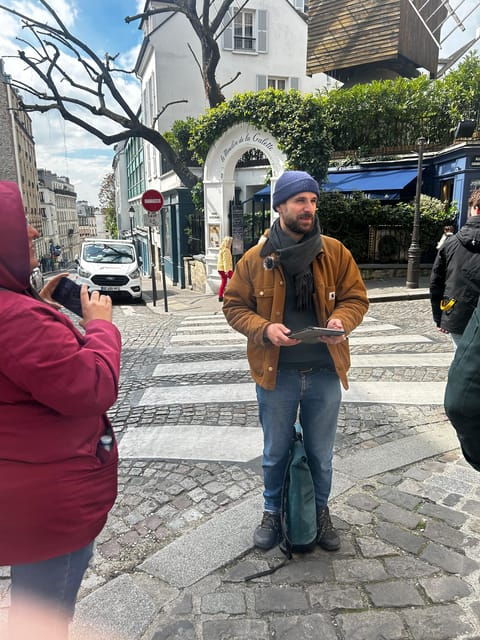 montmartre-walking-tour-a-journey-through-art-and-history