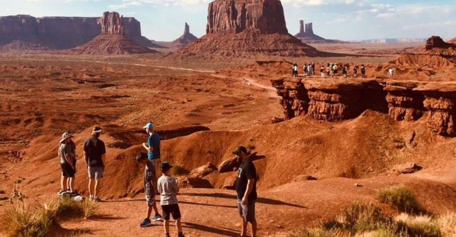 monument-valley-backcountry-jeep-tour-with-navajo-guide