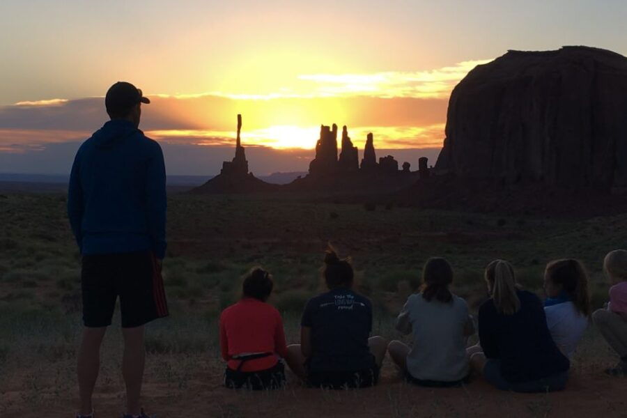 monument-valley-sunset-tour-with-navajo-guide