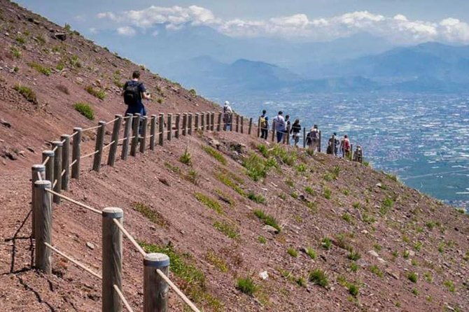 mt-vesuvius-pompeii-sorrento-day-trip-in-8-hours-privately
