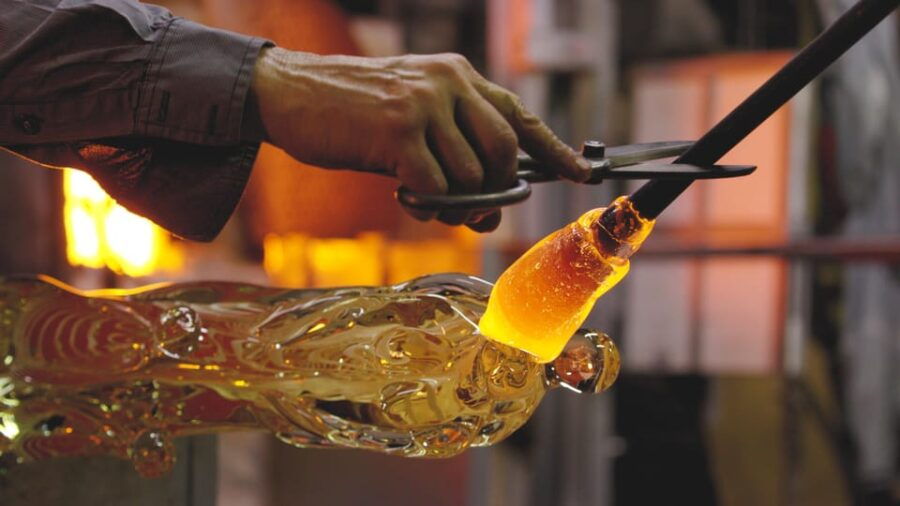 murano-glass-blowing-demonstration-and-artistic-glass-gift