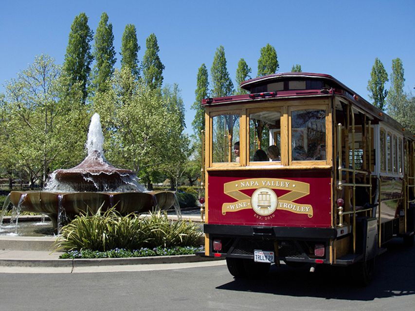 Napa Valley: Wine Tasting Tour by Open Air Trolley & Lunch